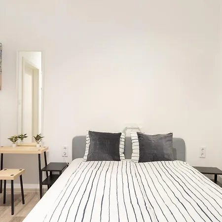 The Rakoczi 51 Urban Trio, Elegant Under One Roof Apartment *