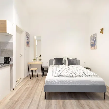 The Rakoczi 51 Urban Trio, Elegant Under One Roof Apartment *