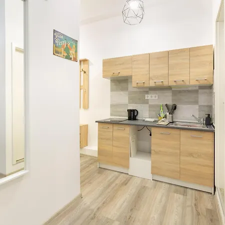 Daire The Rakoczi 51 Urban Trio, Elegant Under One Roof *