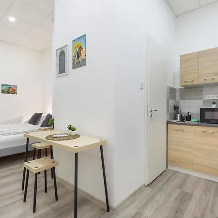 The Rakoczi 51 Urban Trio, Elegant Under One Roof Daire *