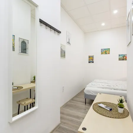 The Rakoczi 51 Urban Trio, Elegant Under One Roof Appartement