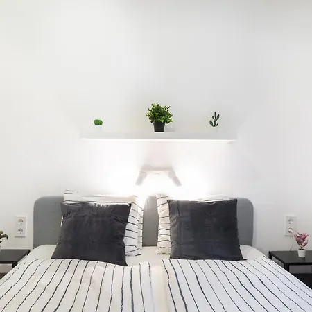The Rakoczi 51 Urban Trio, Elegant Under One Roof Appartement *