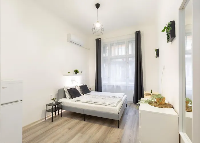 Apartment The Rakoczi 51 Urban Trio, Elegant Under One Roof *